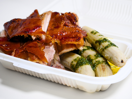 Lechón y guineo